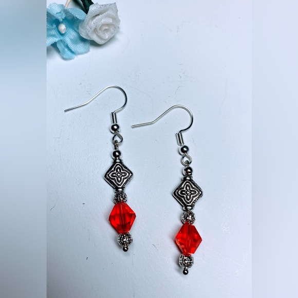 Red crystal beaded earrings - Picture 2 of 2